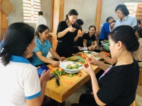 Tập huấn kỹ năng giao tiếp và kỹ thuật chế biến món ăn tại du lịch cộng đồng Bản Phú Lâm, Hương Khê